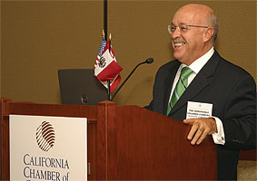 Peru_ambassador-podium-web.jpg